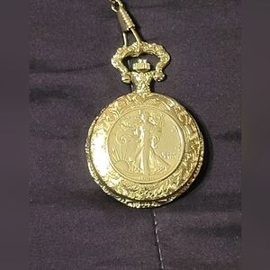 RARE AMERICAN HISTORIC SOCIETY QUARTZ POCKET WATCH 1944 LIBERTY HALF DOLLAR